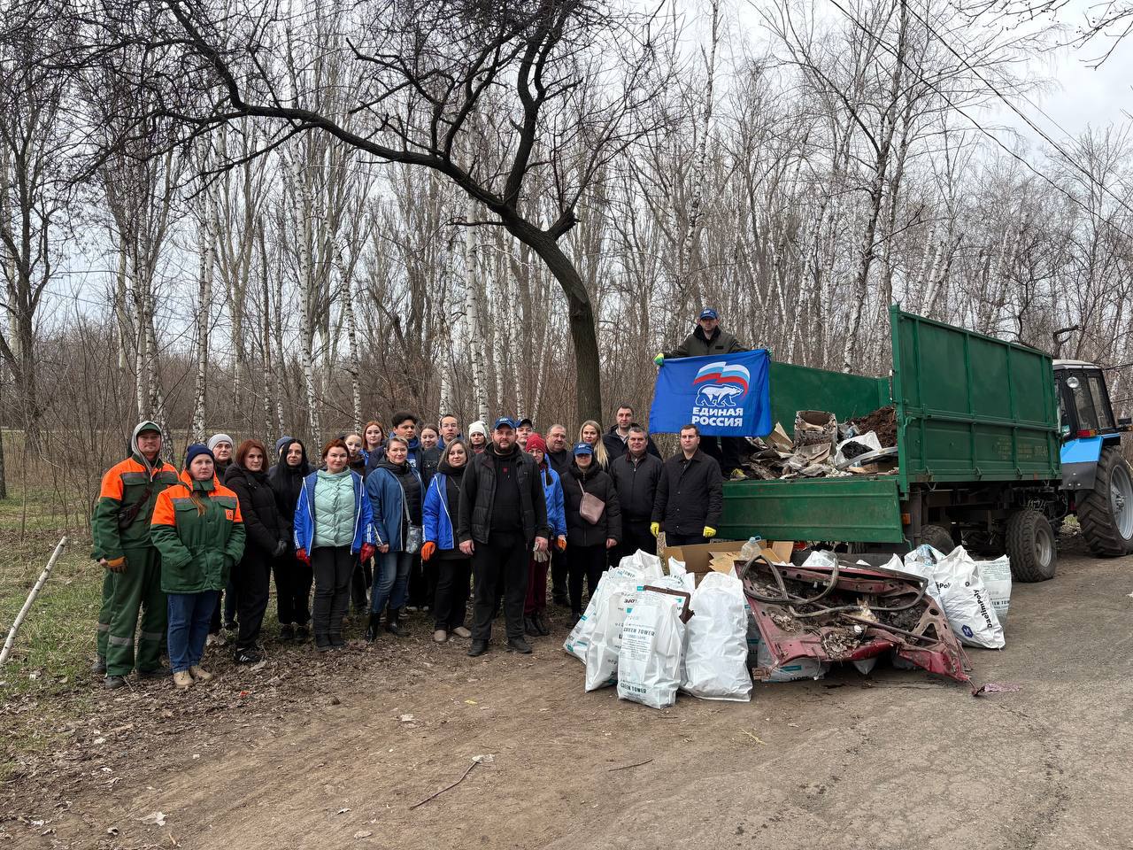 Юрий Атаманов: С коллегами по депутатскому корпусу, сотрудниками Управы Ленинского внутригородского района Администрации г.о.Донецк, представителями МКУ «ЦООС», Ленинского штаба МГЕР ДНР, работниками МУП АГОД ДНР «Зеленое...