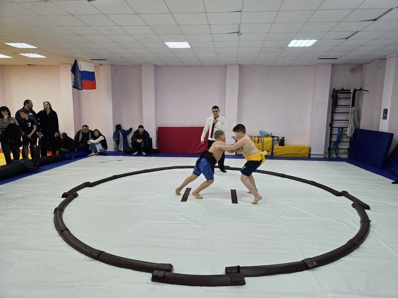 В г. Донецке прошел Открытый турнир по сумо среди девочек и мальчиков 2016-2018 г.р., в котором приняло участие 50 спортсменов из г. Донецка, г. Енакиево и пгт Мироновское