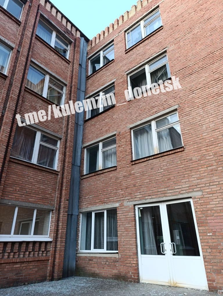 Алексей Кулемзин: По дополнительной информации, в результате вчерашнего обстрела укрофашистов, повреждено остекление в образовательных учреждениях Буденновского и Пролетарского районов