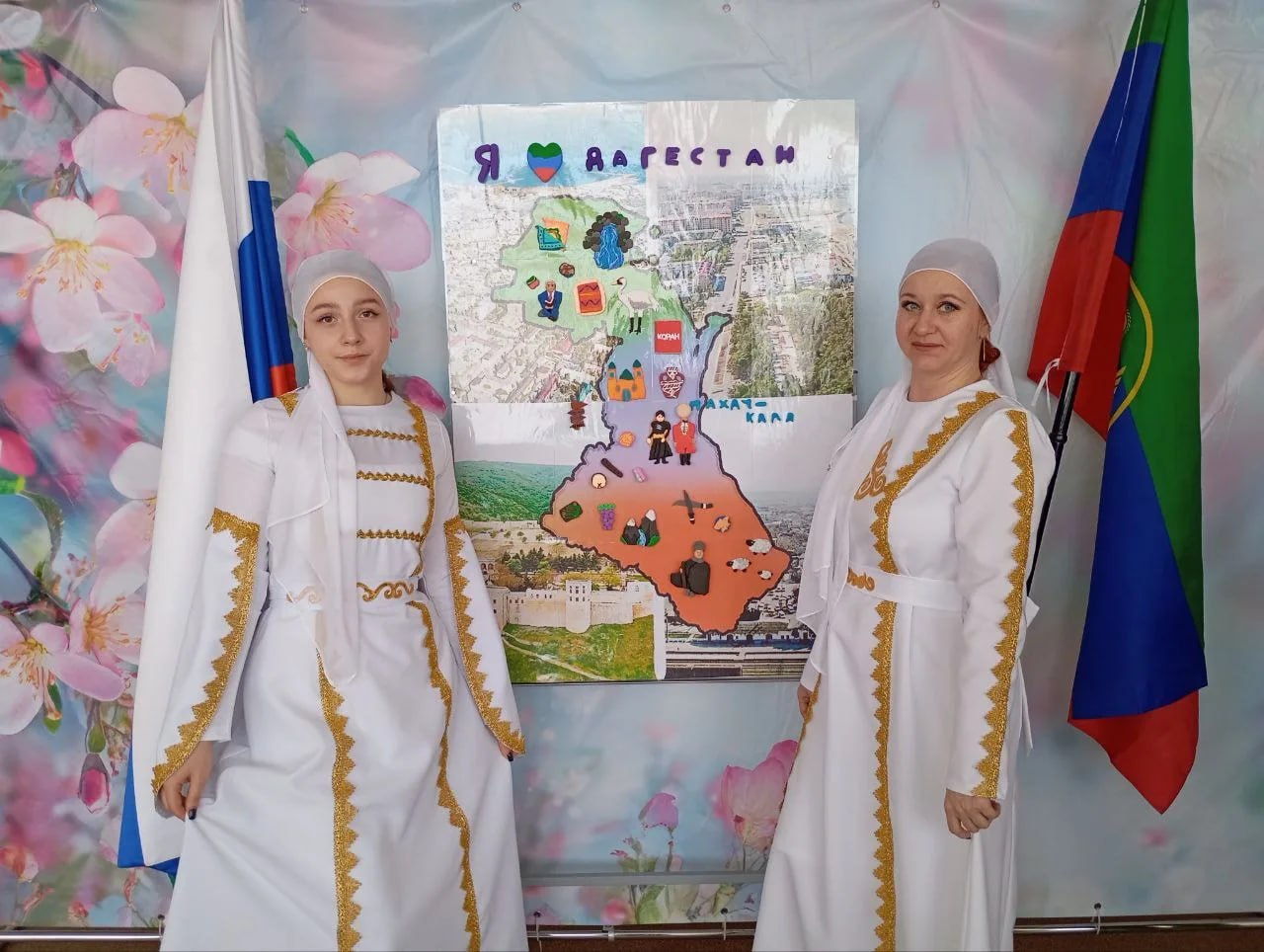 В марте школы Донецкой Народной Республики стали яркими площадками фестиваля «Мозаика культур», который проходит под патронатом Уполномоченного по правам ребенка в ДНР!