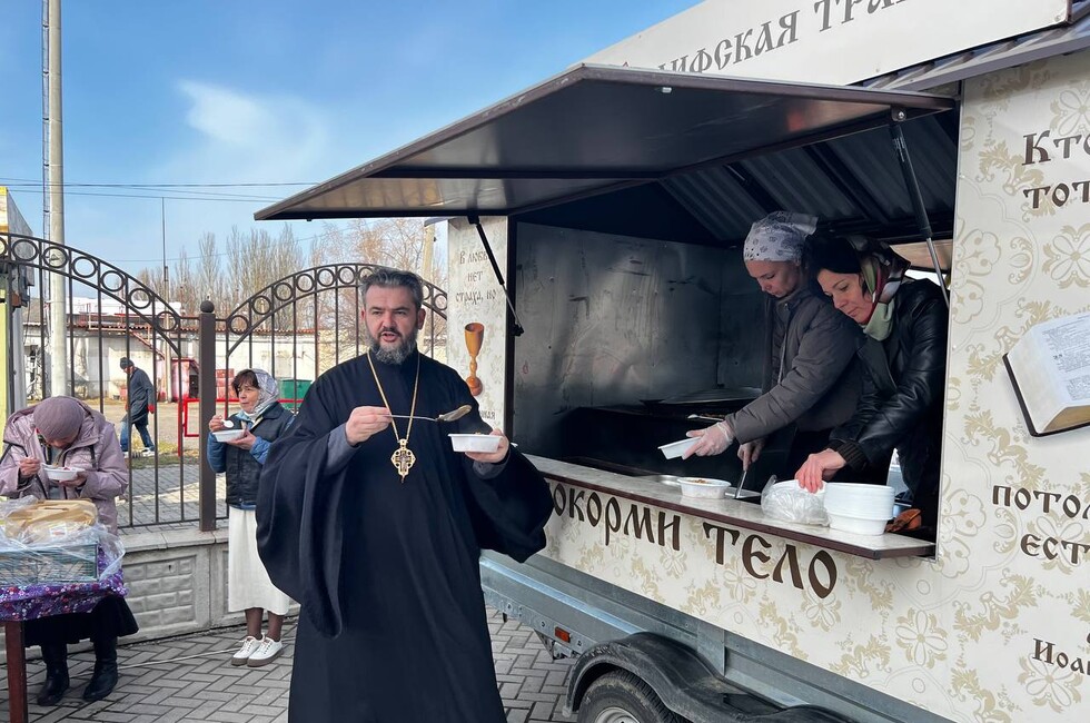 В Всецарицинском храме Донецка начали проводить воскресные обеды