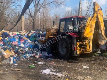 Алексей Кулемзин: Спасибо шефу-региону г. Москва за оказанную сегодня помощь в субботнике Донецка!