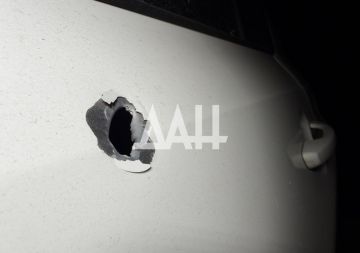 Последствия прилёта ударного БПЛА ВСУ в Будённовском районе Донецка сегодня вечером