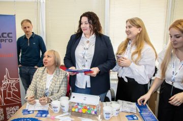 От презентаций до живого диалога. Ярмарка вакансий для молодежи прошла в Донецке