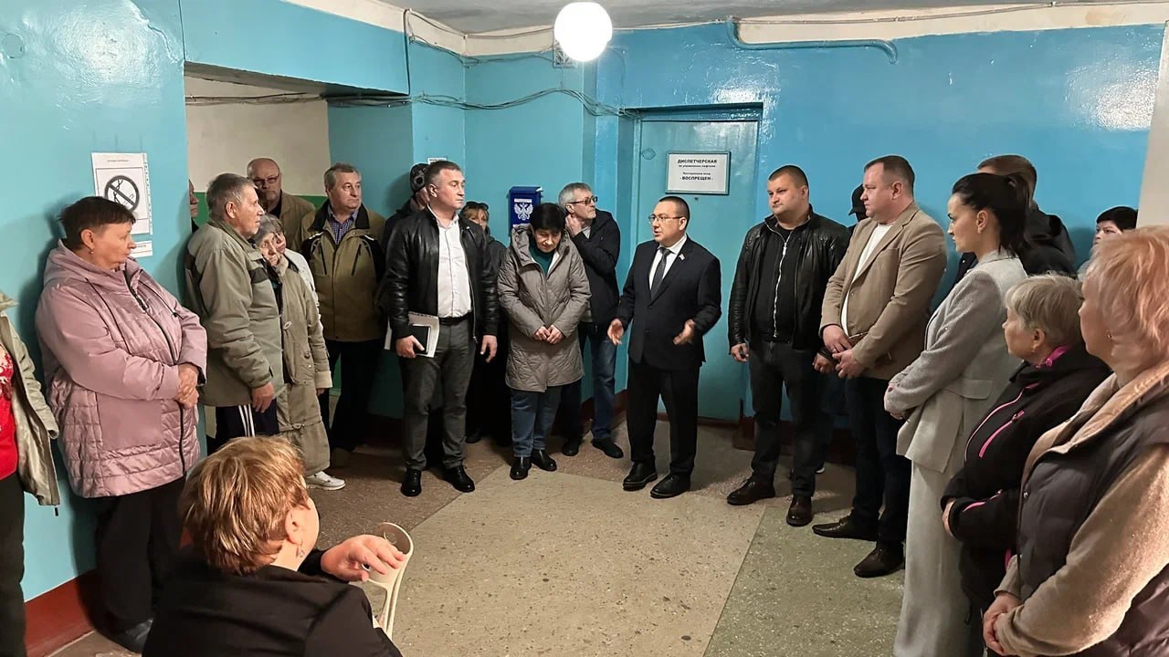 Андрей Крамар взял на контроль правовой вопрос жильцов многоквартирного дома