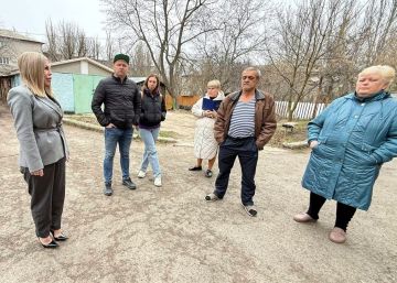 Иван Адамец: В доме № 16а по улице Валерия Арсёнова прошла встреча жителей с первым заместителем руководителя управы Куйбышевского района Алиной Волковой