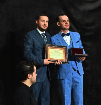 В Донецком государственном академическом музыкально-драматическом театре имени М.М. Бровуна состоялось несколько знаковых событий по случаю празднования Всемирного дня театра