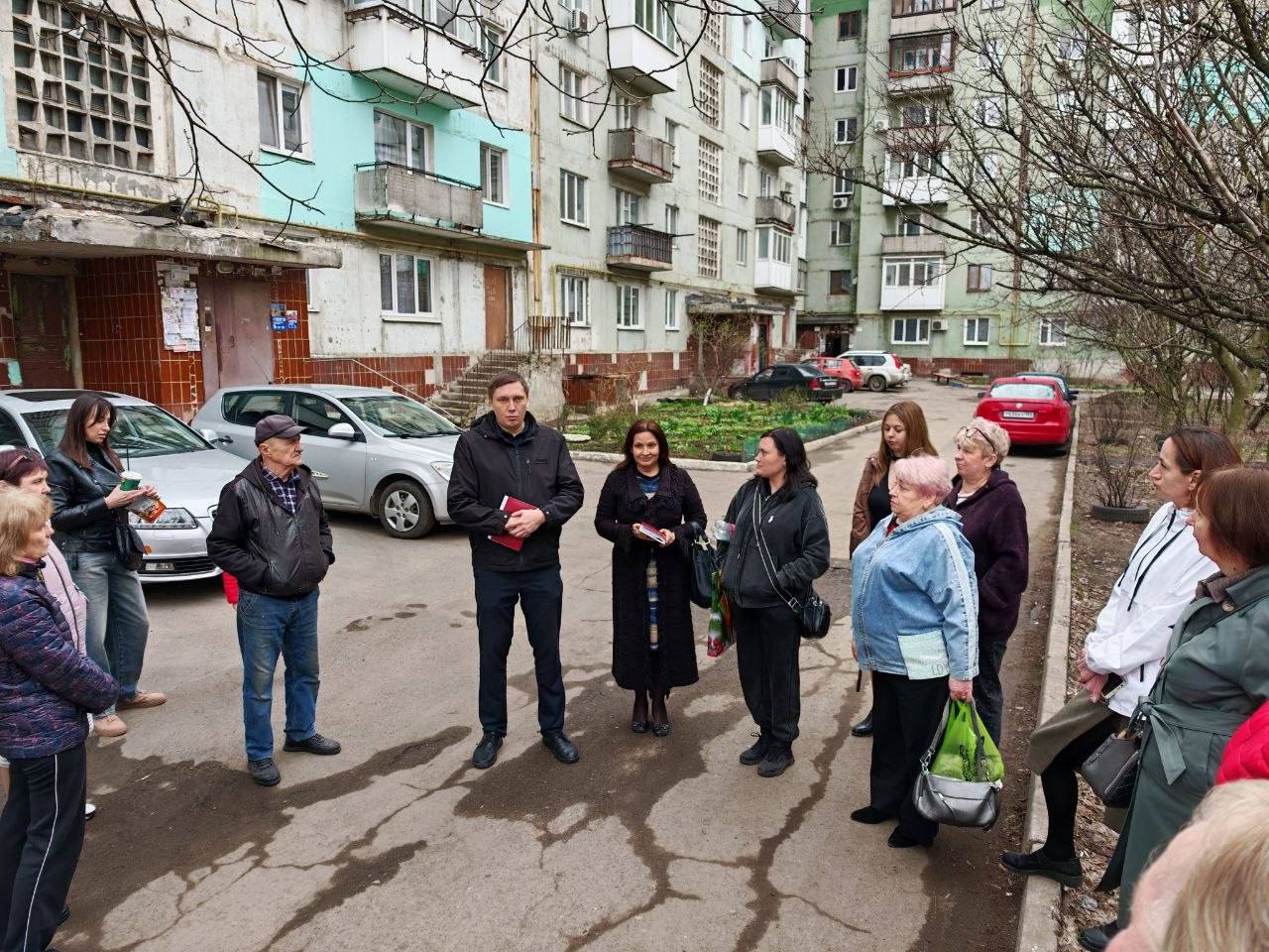 Михаил Меренков: Сегодня заместитель руководителя Управы Буденновского внутригородского района Администрации городского округа Донецк Олег Ефремов совместно с депутатом Донецкого городского совета Татьяной Жуковойв рамках...