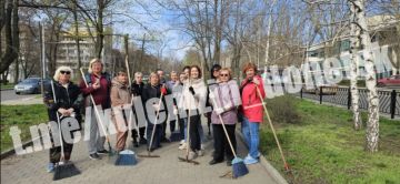 Сотрудники управления образования и образовательных организаций приняли активное участие в субботнике!