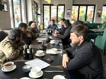 Денис Пушилин: В Абхазии вместе с командиром Дикой дивизии Донбасса Героем ДНР Ахрой Авидзбой и заместителем Председателя Правительства ДНР Кириллом Макаровым встретились с ветеранами боевых действий и действующими бойцами...