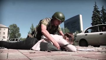 WarGonzo: Как Вандал на бульваре Пушкина спасал раненую от обстрела девушку