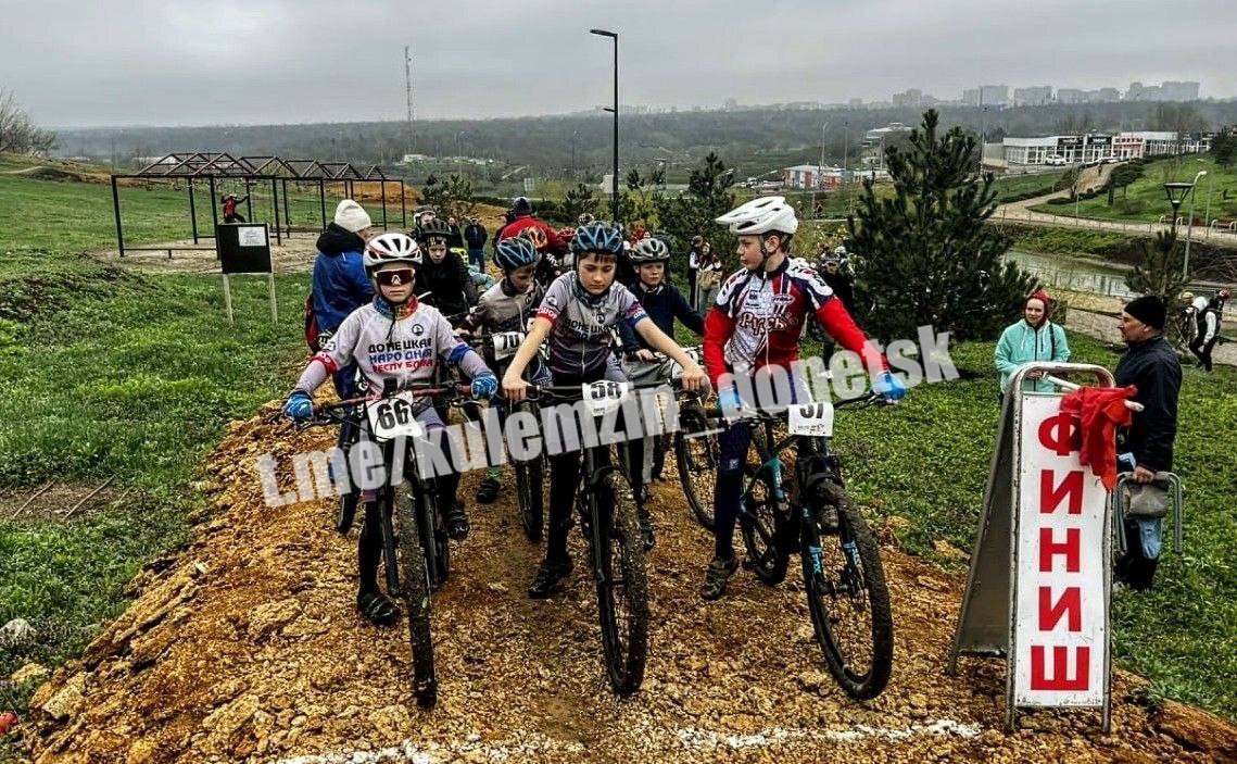 Велосипедисты из Донецка взяли золото на чемпионате России по маунтинбайку