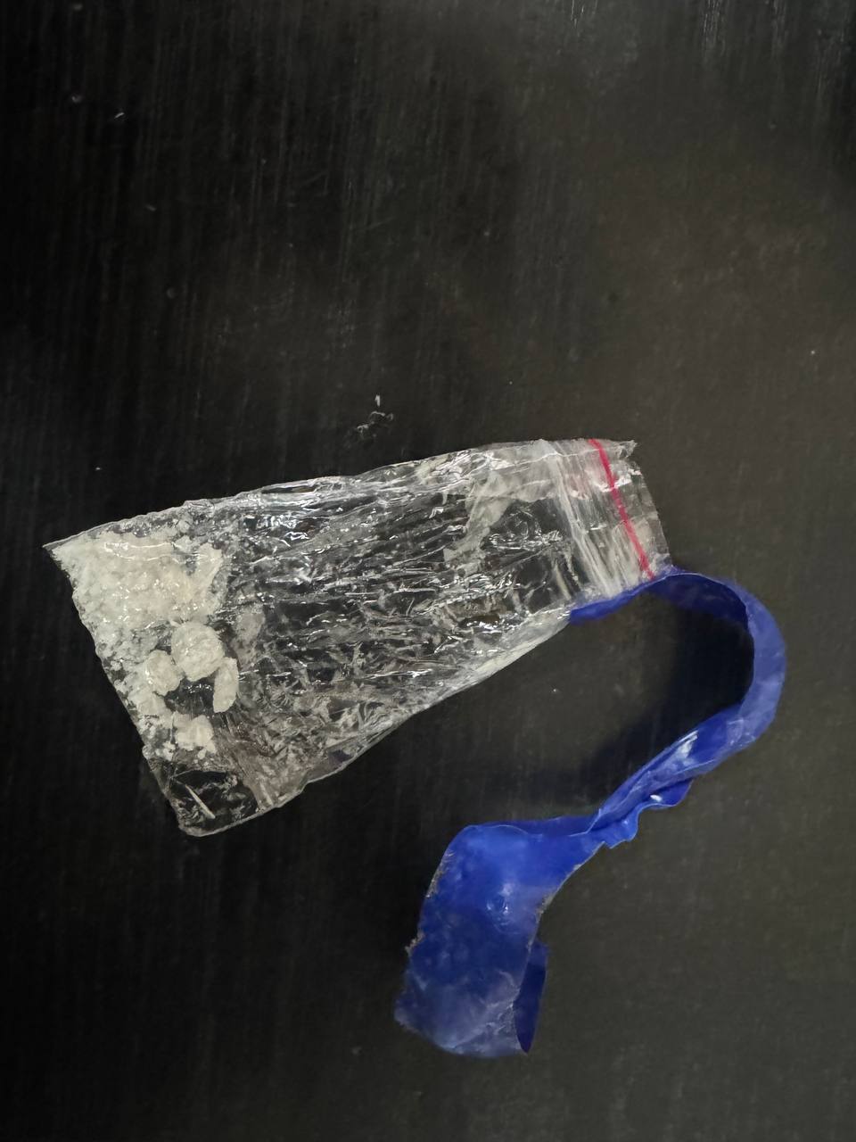 Стражи правопорядка изъяли наркотики у жителей Донецка