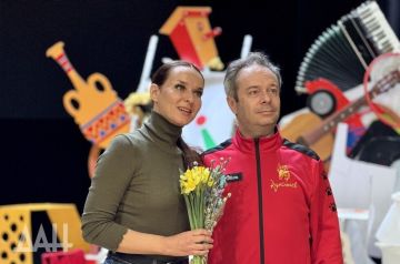 Дрессировщик кошек, клоун, режиссер, заслуженный артист России Дмитрий Куклачев и его супруга, главный режиссер Театра кошек, победительница конкурса «Миссис Москва-2025» Марина пообщались с корреспондентами ДАН и рассказали...