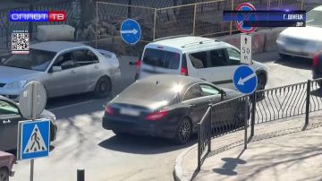 Как мы видим в центре Донецка сегодня проблемы с движением транспорта