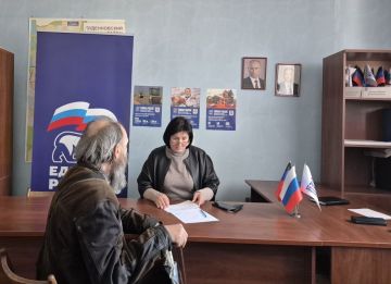 Михаил Меренков: Сегодня в общественной приемной Партии «Единая Россия» Буденновского района провела прием граждан первый заместитель руководителя Управы Буденновского внутригородского района Администрации городского округа...