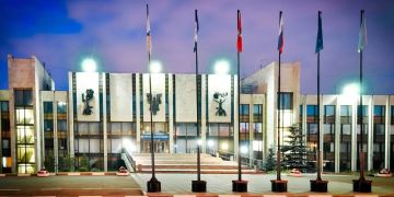 Российский МИД: терпеть, посвистывать и надеяться на лучшее