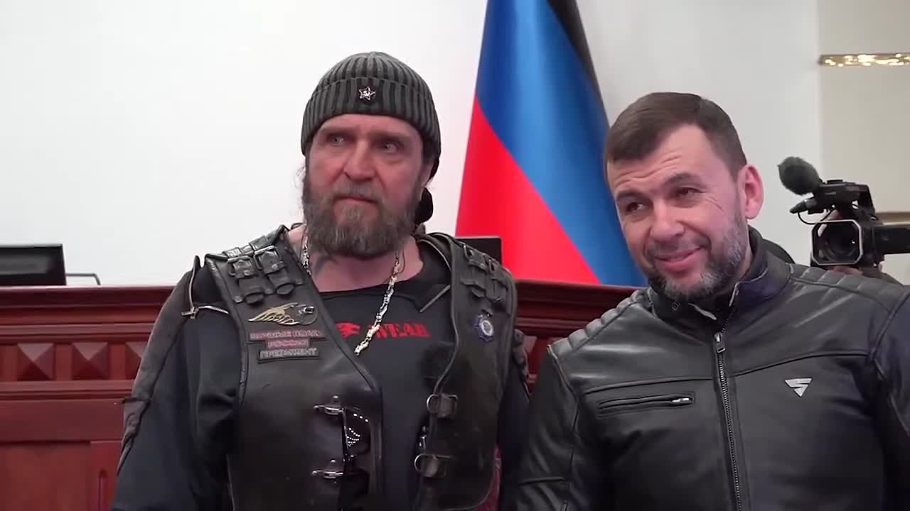 Председатель Общественной палаты ДНР Александр Кофман принял участие во встрече Главы Республики Дениса Пушилина с активистами, политическими и общественными деятелями, стоявшими у истоков Донецкой Народной Республики