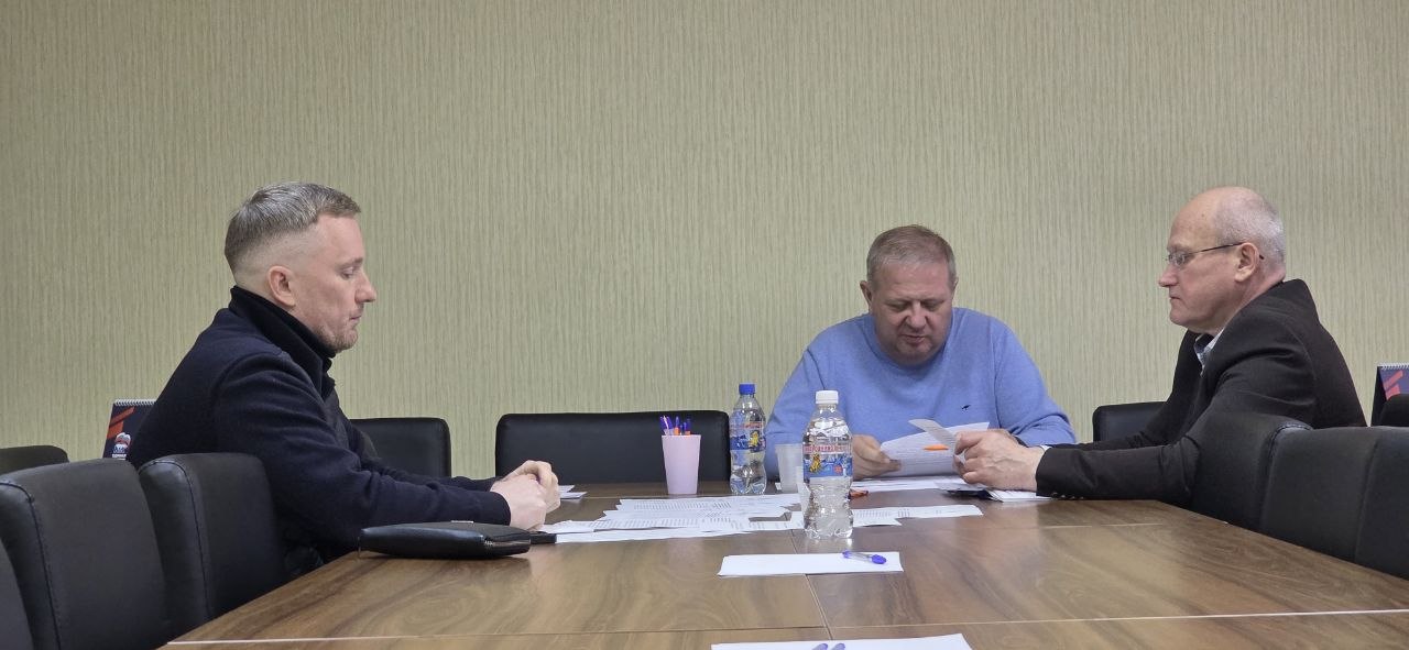 РАБОТА КОМИТЕТОВ. Под председательством Михаила Рыбакова состоялось заседание постоянного комитета по вопросам местного самоуправления, регламента, кадров и депутатской этики