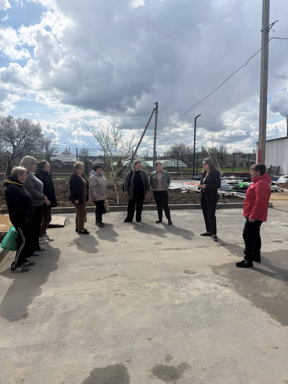 Депутат Старобешевского муниципального совета Партии "Единая Россия" Екатерина Паша провела встречу с работниками ГКДОУ "Раздольненский детский сад "Золотой петушок" Старобешевского М.О."