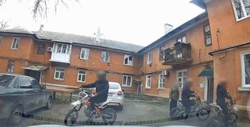 Малолетнего питбайкера без прав поймали в Докучаевске