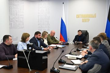 Денис Пушилин: Благоустройство общественных пространств, чистота в городах и селах — этим и другим темам посвятили оперативное совещание