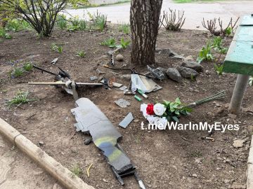 Последствия прилета американского ударного БПЛА «Hornet» на территории кладбища «Южное» в Ленинском районе Донецка, ранения получил минимум 1 человек