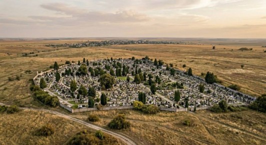 В Донецке рекомендовано ограничить посещение кладбищ на Пасху и в поминальные дни