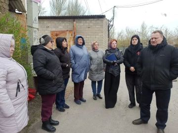 Валентин Левченко: Сегодня встретился с жителями улицы Артековская в микрорайоне Железнодорожный, которая прошла в рамках проекта «Управдом» Единой России