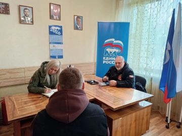 Валентин Левченко: В общественной приёмной партии «Единая Россия» Киевского района Донецка депутат Народного Совета Юрий Сивоконенко провёл приём граждан