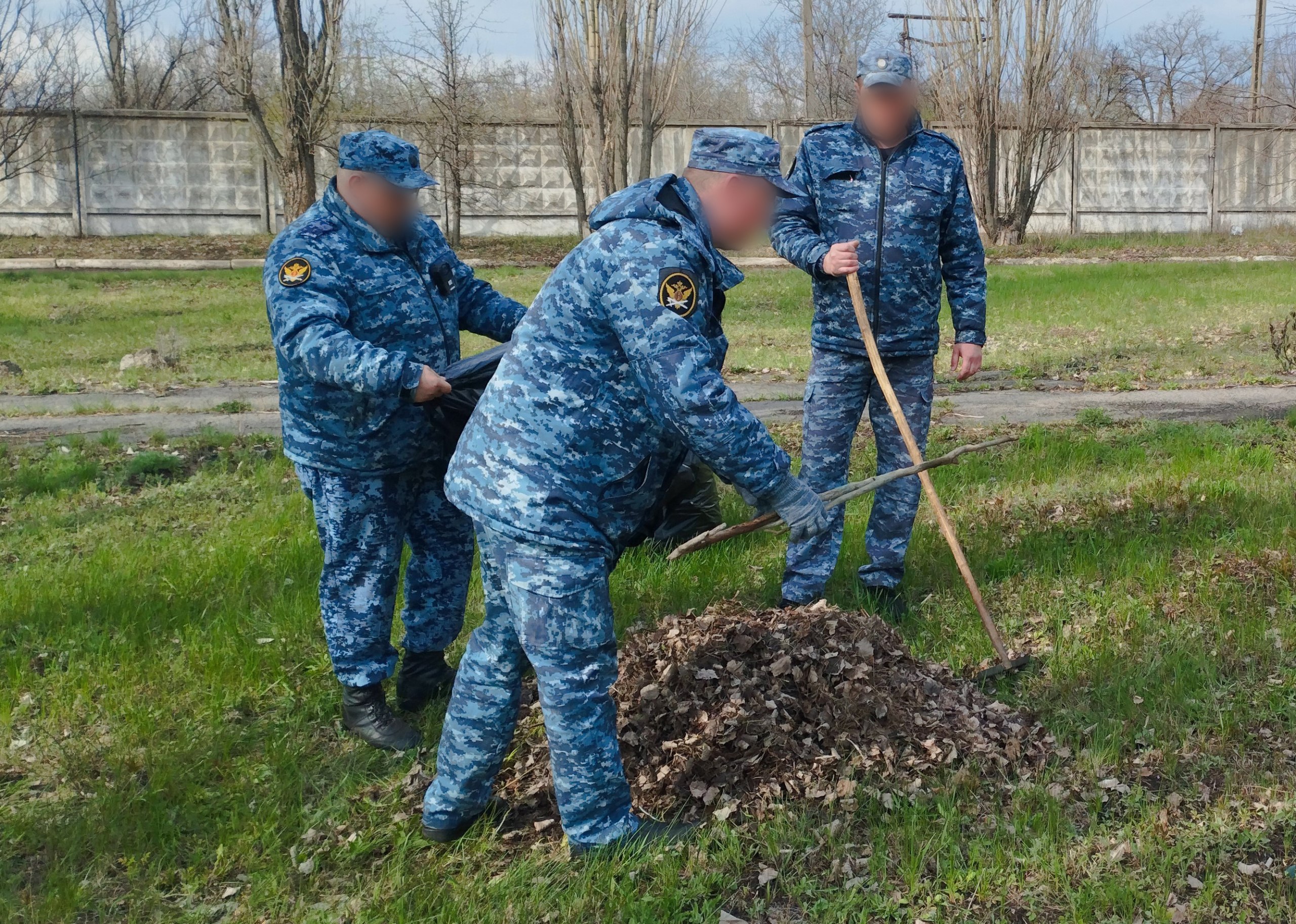 Сотрудники ИК-8 провели субботник