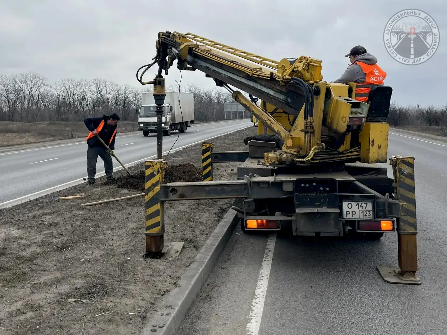 Продолжаем мероприятия по устройству искусственного электрического освещения на автомобильной дороге 21К02 Донецк - Макеевка - Торез - до границы Луганской Народной Республики