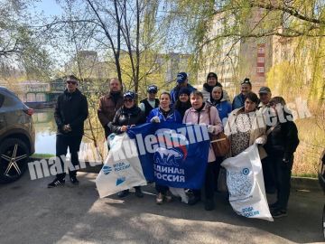 Сегодня в рамках Всероссийской акции «Вода России» отдел экологической безопасности администрации городского округа Донецк совместно с сотрудниками Управы Калининского района и работниками коммунальных организаций очистили...