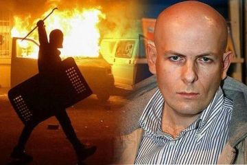 Плачь, Украина, плачь! Ты сама себе предатель и палач! Ты своею собственной рукой, Задавила разум и покой! Убиваешь лучших сыновей! ...Ратуя на «злобных москалей»! И кусая, как змея сама себя за хвост, Создала в своих...