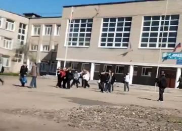 По Донецку пошла волна массовых эвакуаций школ и лицеев