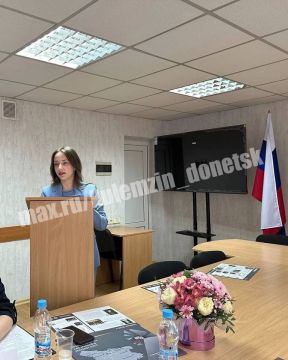 Сегодня сотрудники архивного управления администрации г. о. Донецк приняли участие в Круглом столе «Единая память: Донецкая Народная Республика о жертвах нацистской оккупации