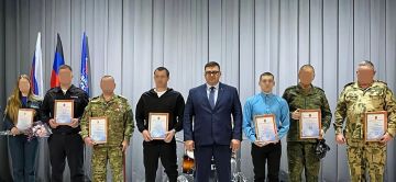 В ДНР награждены военнослужащие Росгвардии, внёсшие весомый вклад в военно-патриотическое воспитание молодёжи