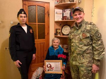 Полицейские поздравили ветеранов в Мариуполе