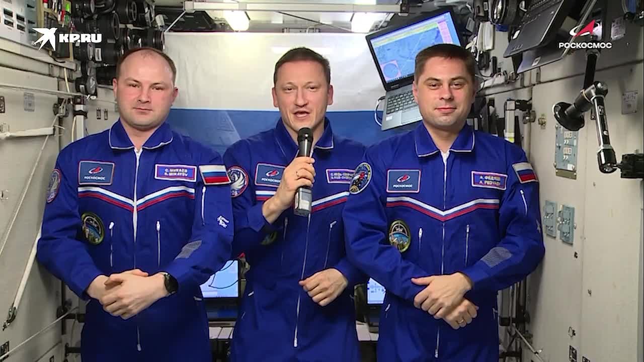 Прислали поздравления с орбиты Земли: Как космонавты с МКС поздравили жителей ДНР с 12-летием Республики