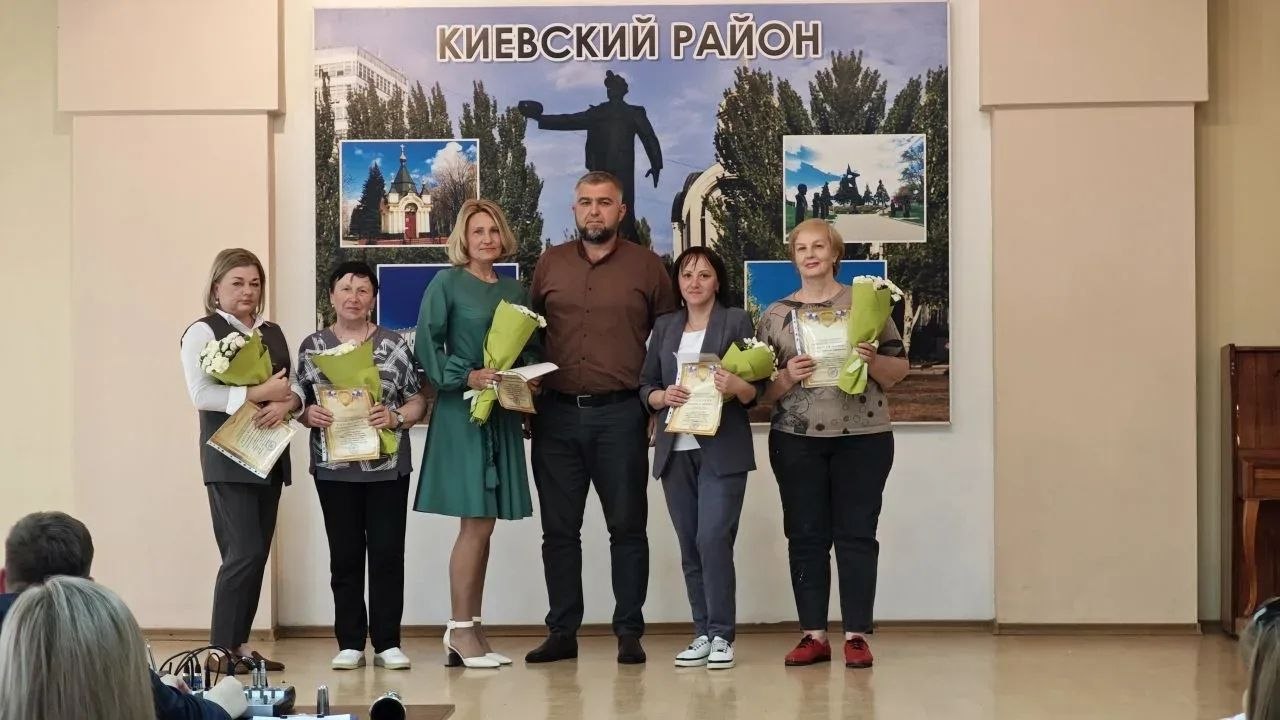 Валентин Левченко: В актовом зале Управы Киевского внутригородского района администрации г.о. Донецк состоялось праздничное мероприятие, посвящённое Дню медицинской сестры