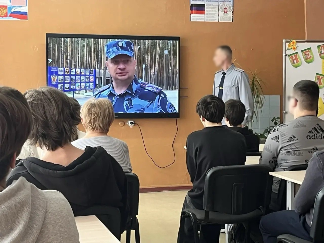 Сотрудники ИК-8 провели ряд профориентационных встреч со школьниками