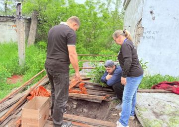 Иван Адамец: В Куйбышевском районе активисты проектов «Управдом» и «Народный контроль» вместе с начальником коммунального отдела управы проверили ход подготовки многоквартирных домов к отопительному сезону