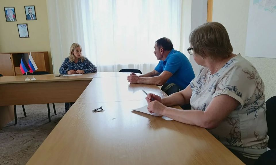 Наталья Бегуненко: В понедельник, 18 мая, руководитель Управы Петровского внутригородского района Администрации городского округа Донецк Наталья Ивановна Бегуненко провела еженедельный прием граждан