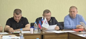 Юрий Атаманов: Принял участие в заседании постоянного комитета по вопросам городского хозяйства и муниципальной собственности под председательством Сергея Скиданова