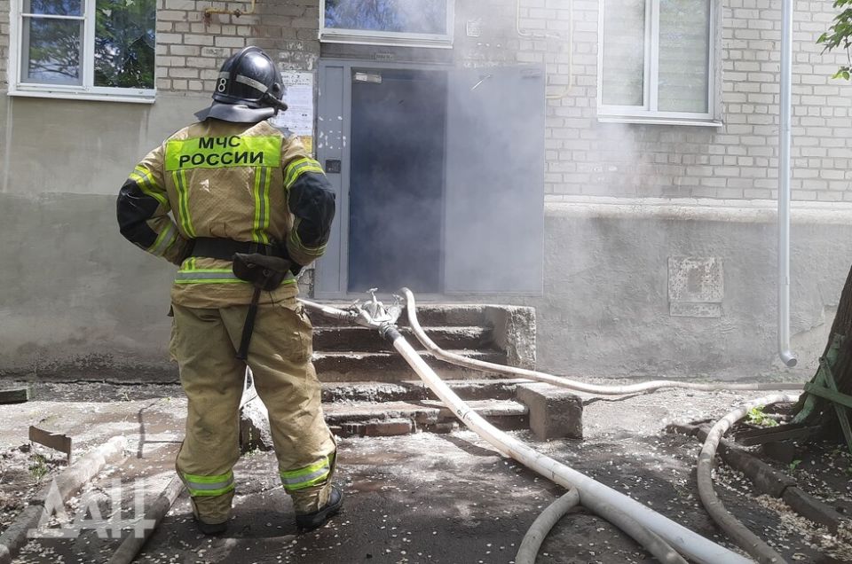При пожаре в Буденовском районе Донецка спасли четырех человек