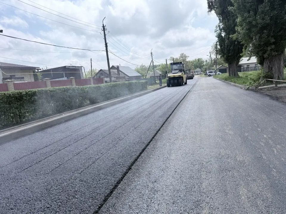 Благодаря помощи регионов продолжается обновление улично-дорожной сети подшефных муниципалитетов Республики
