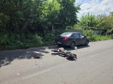 Семейная пара на электровелосипеде погибла после столкновения с легковушкой Geely в Горловке