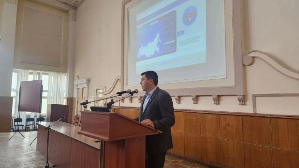 Разговор о важном: встреча с трудовым коллективом вуза