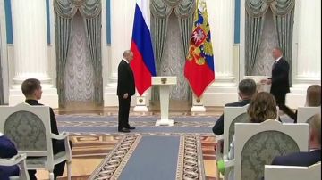 ЗОЛОТЫЕ РУКИ ДОНБАССА: ЭЛЕКТРОГАЗОСВАРЩИК ФИЛИАЛА «ЕНАКИЕВОТЕПЛОСЕТЬ» ГУП ДНР «ДОНБАССТЕПЛОЭНЕРГО» ПОЛУЧИЛ ОРДЕН ДРУЖБЫ ИЗ РУК ПРЕЗИДЕНТА РФ