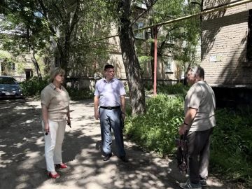 По поручению Главы ДНР Дениса Пушилина в Ворошиловском внутригородском районе продолжаются встречи с населением